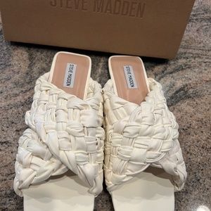 Steve Madden Marina size 11 in off white